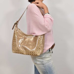 Bolso tachas taupe