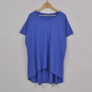 Camiseta asimétrica manga corta azul