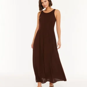 Vestido largo combinado con tejido de punto y plana